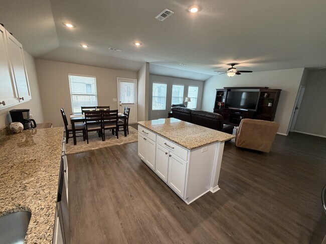 Building Photo - 35 Kinley Brk Ln