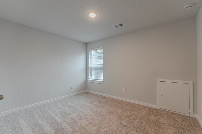 Building Photo - 8570 Blueberry Ash St