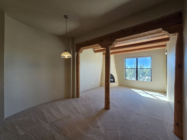 Building Photo - 1405 Vegas Verdes Dr