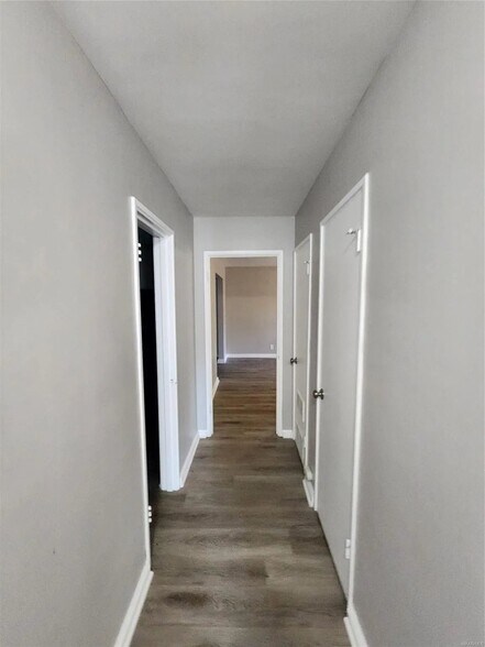 Building Photo - 1014 Rosedale Dr