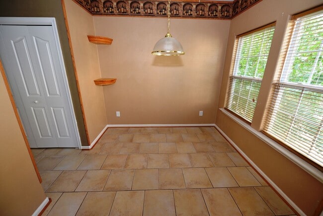 Building Photo - Harbourview Community