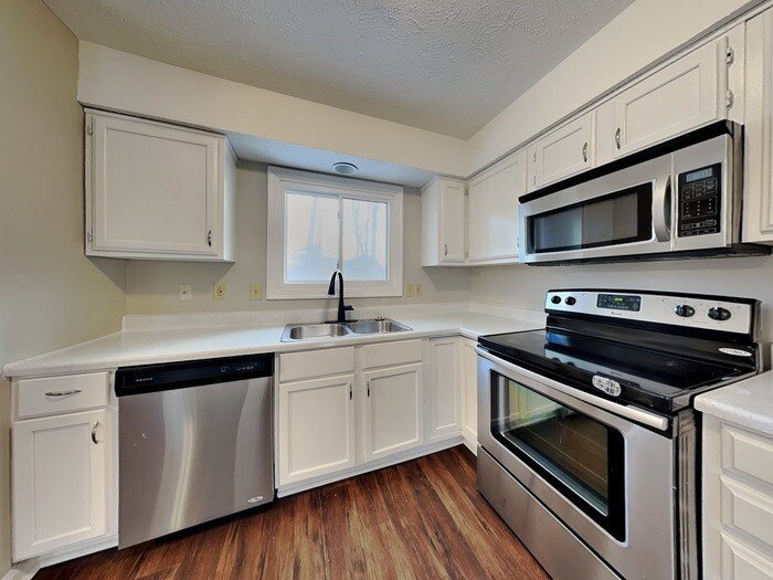 Building Photo - 3123 Skeeter Ct