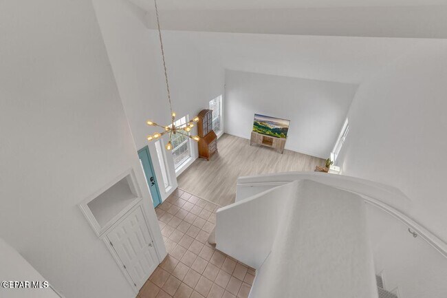 Building Photo - 1121 Regal Ridge Dr