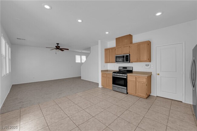 Building Photo - 6236 Halstead Ct