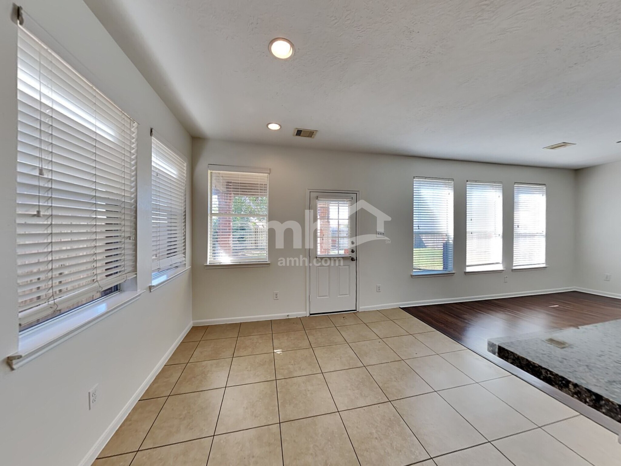Building Photo - 2303 Cantabria Ln