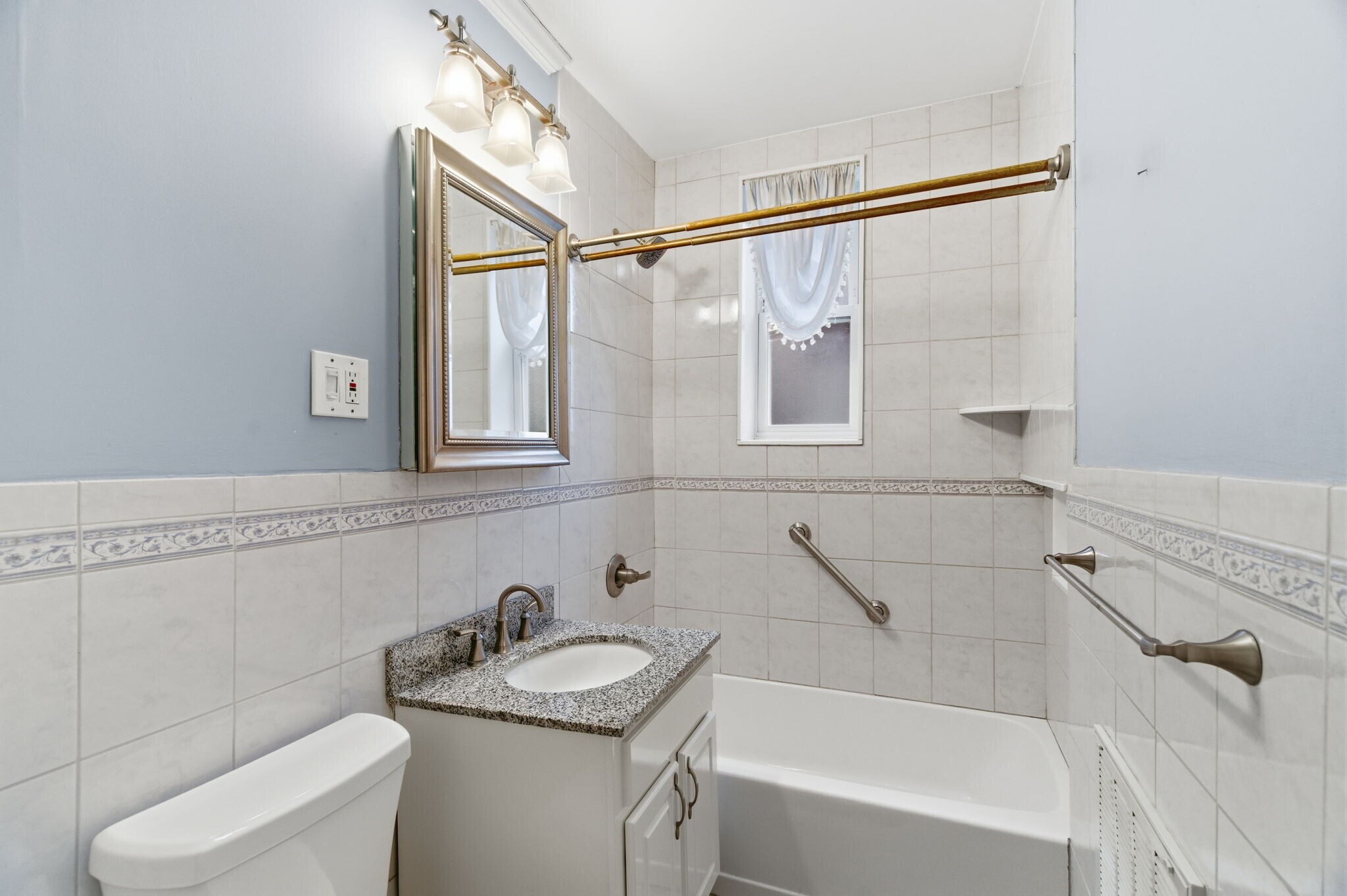 Building Photo - 6045 Boulevard E