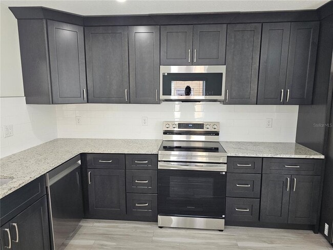 Building Photo - 7043 Brentford Rd