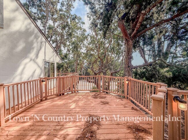 Building Photo - 26142 Carmel Knolls Dr