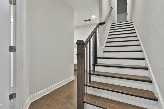 Building Photo - 673 Brennan Dr