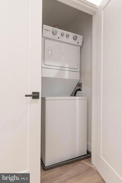 Building Photo - 1421-23-1423 E Columbia Ave