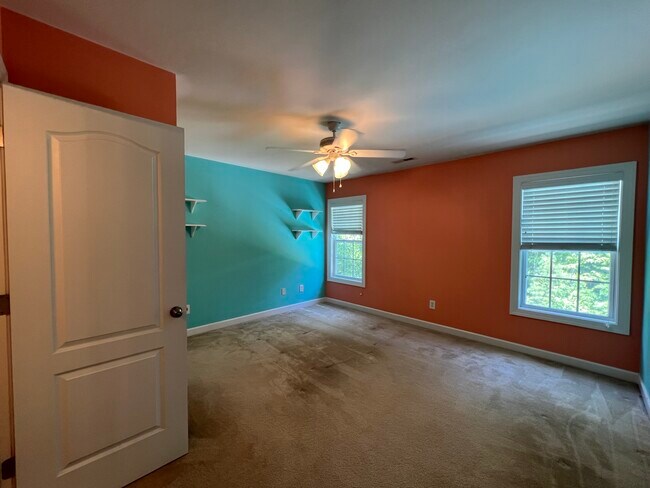 Building Photo - 9720 Royal Colony Dr