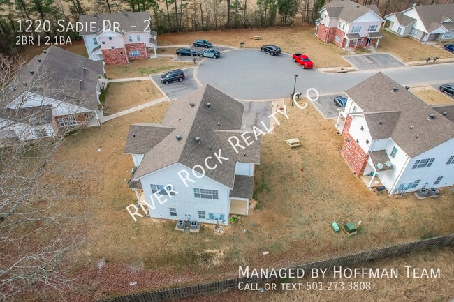 Building Photo - 1220 Sadie Dr