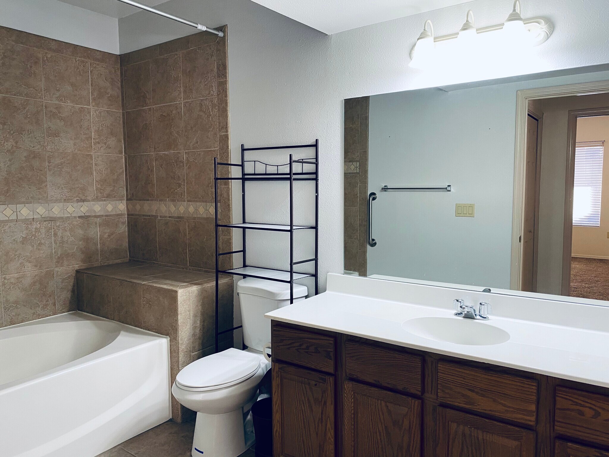 Building Photo - 3650 Morning Star Dr