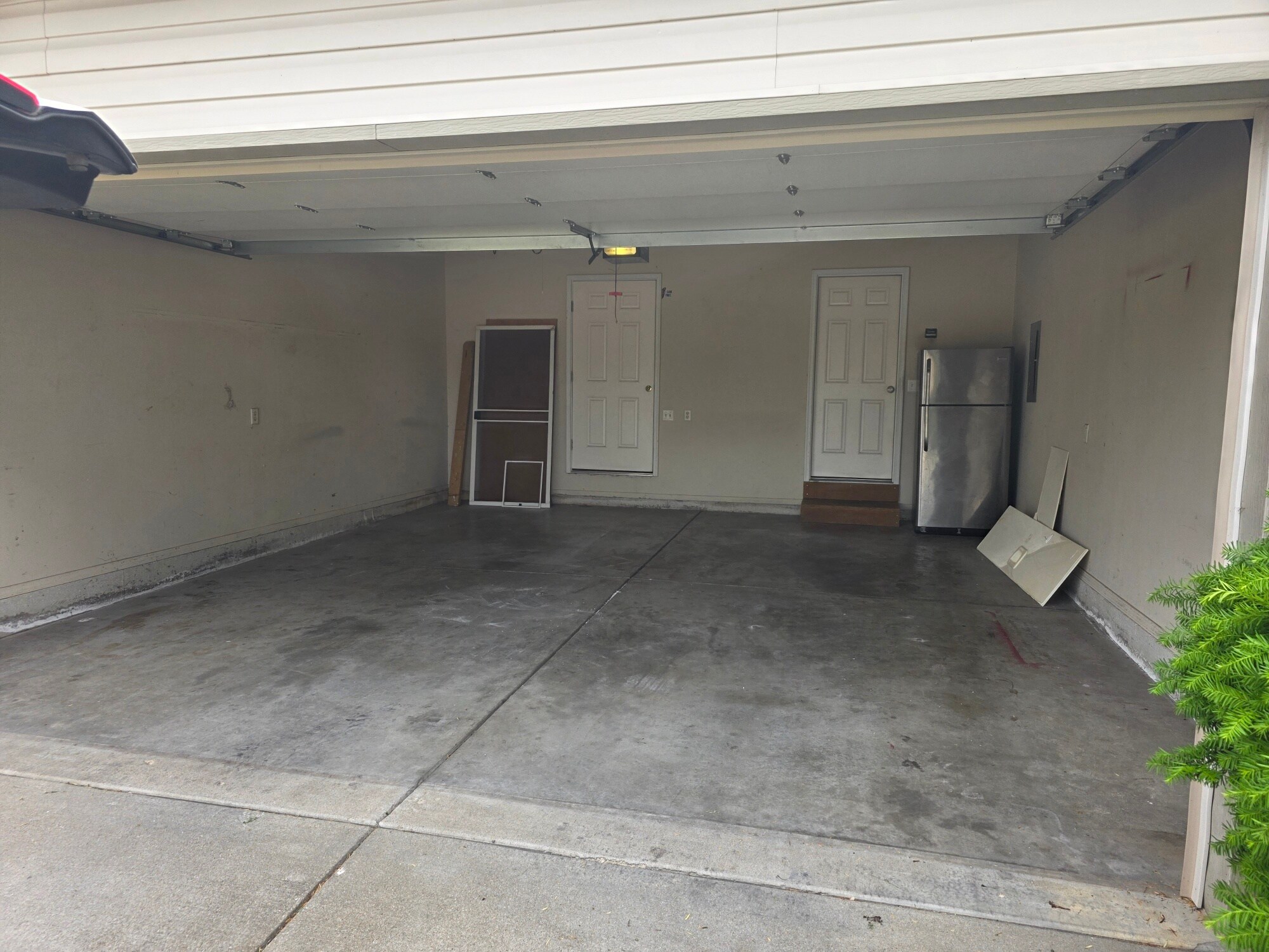 2 Car Garage/Utility Closet - 4798 W Kingsbury St