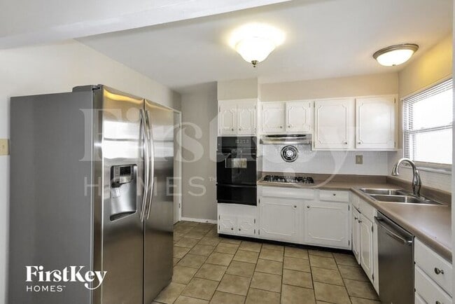 Building Photo - 12029 Glengrove Dr