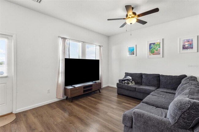 Building Photo - 831 Sunlit Coral St