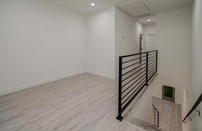 Building Photo - 6827 Cadillac St