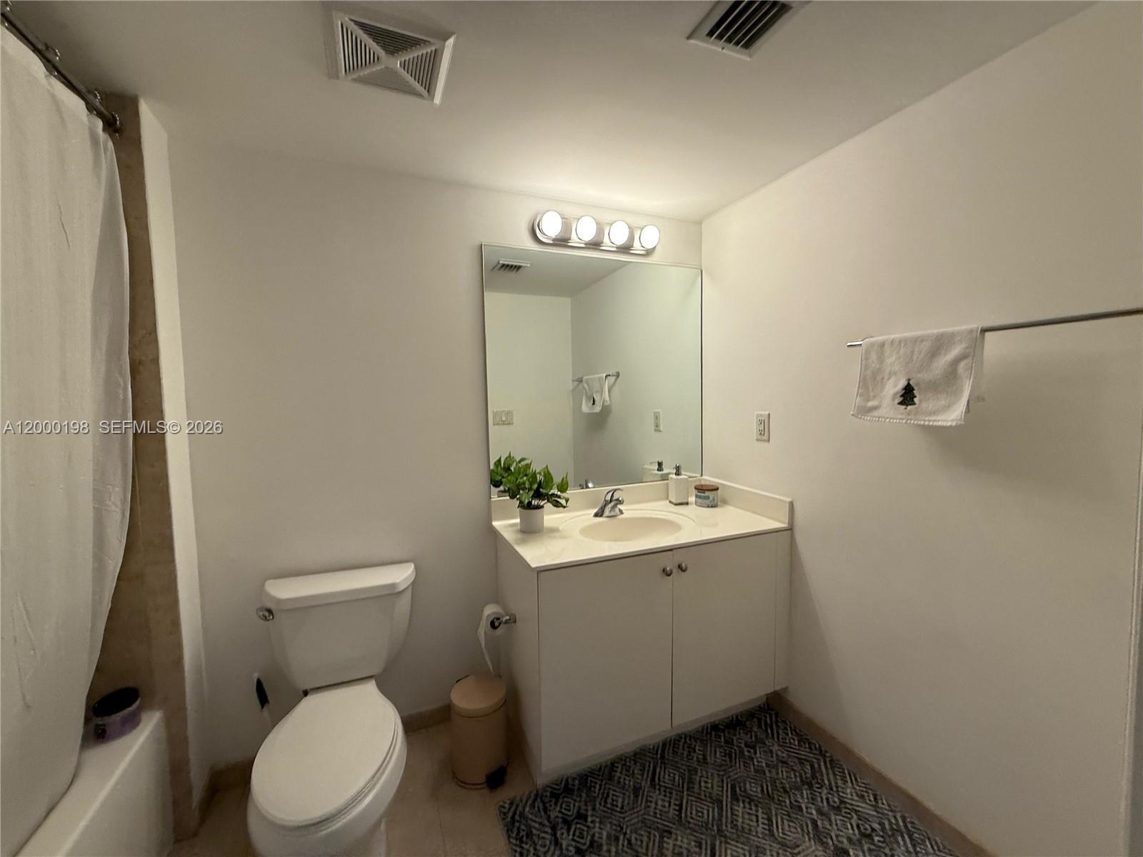 Building Photo - 111 E Flagler St