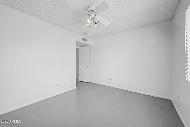 Building Photo - 4401 S Rita Ln
