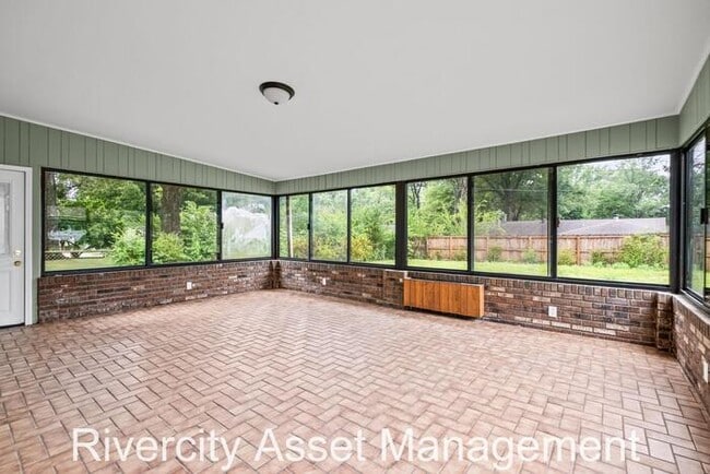 Building Photo - A Germantown Gem !!!!!!!! A Must See, Very Spacious and Newly Renovated!!!!