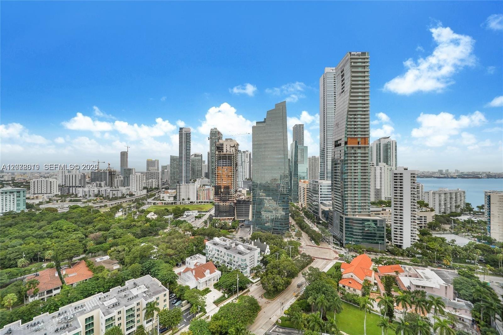Building Photo - 1581 Brickell Ave