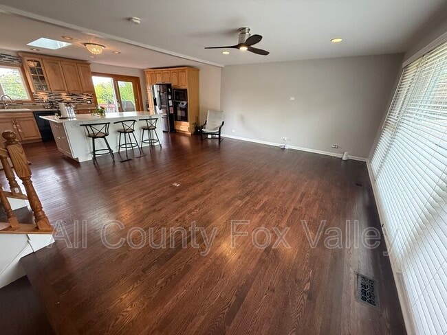 Building Photo - 21 E Appletree Ln