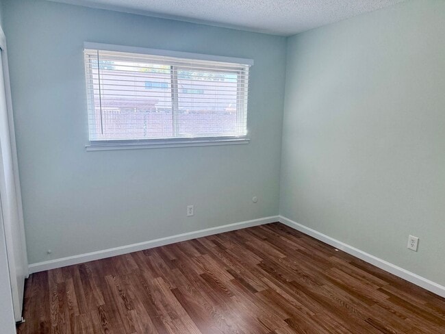 Building Photo - 5803 Woodleigh Dr