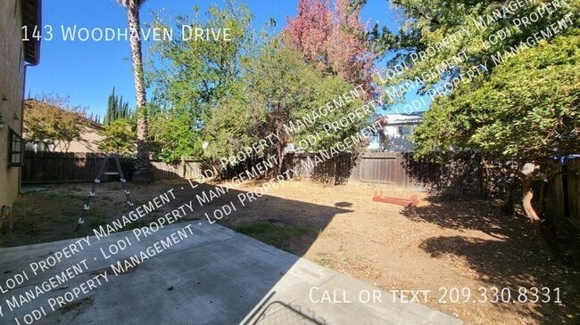 Building Photo - 143 Woodhaven Dr