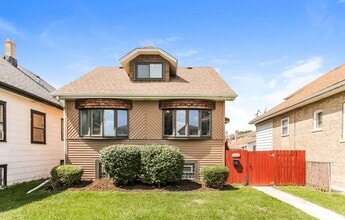 Building Photo - 2418 N 75th Ct