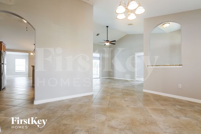 Building Photo - 2478 Redstone Ave