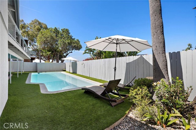 Building Photo - 2120 Temple Hills Dr