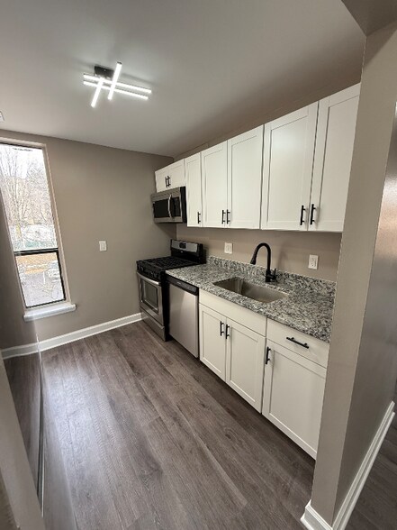 Building Photo - 3310 Huntley Sq Dr