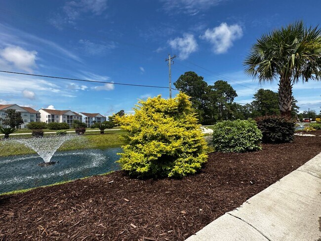 Building Photo - Who doesn't love  high speed internet, cable, water, sewer, trash & pest control included with th...
