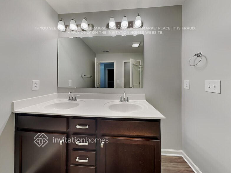 Building Photo - 3403 Vickrey Meadow Dr