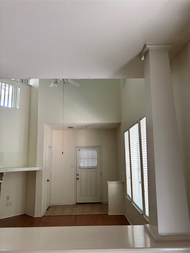 Building Photo - 16 Scarlet Woods Ct