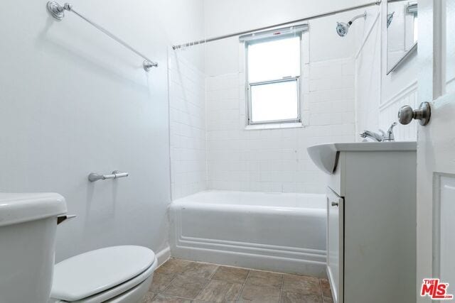 Building Photo - 961 N Doheny Dr