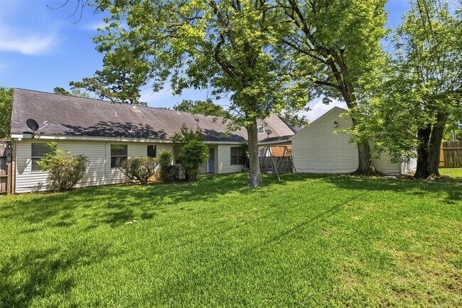 Building Photo - 20011 Sweetgum Forest Dr