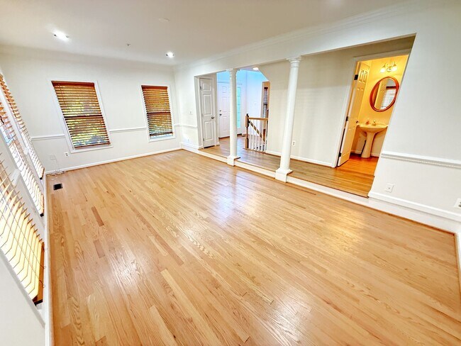 Building Photo - 10130 Treble Ct