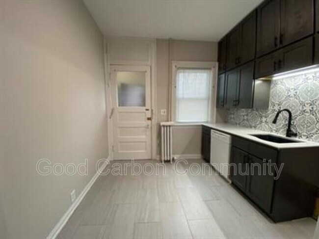 Building Photo - 77 Richmond Ave