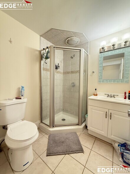 Building Photo - 37 Radnor Rd