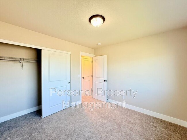 Building Photo - 8728 N 1st St