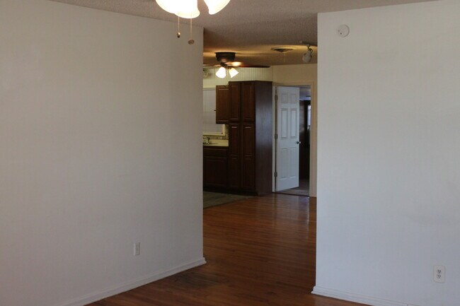 Building Photo - Updated 4 Bedrooms/2 Full Baths /2 Living Areas/2-car Garage