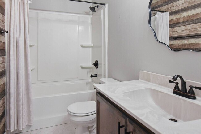 Building Photo - 732 Jodine Ann Dr