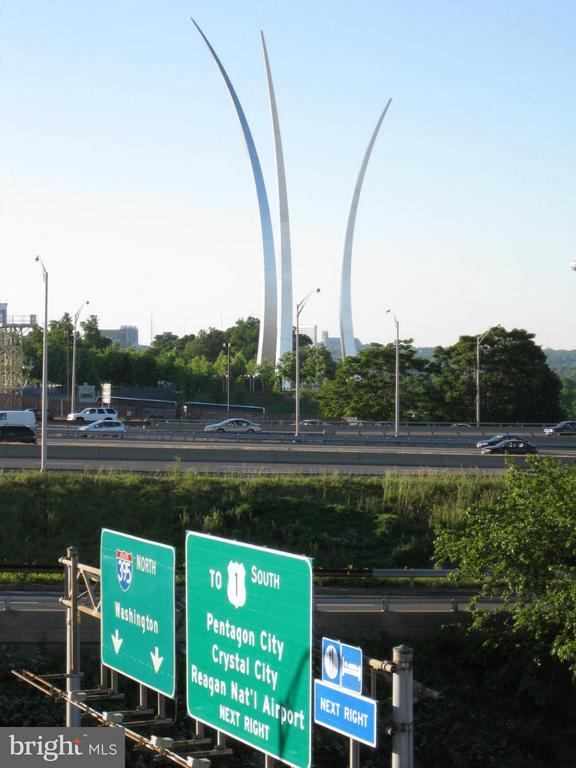 Building Photo - 1200 S Arlington Ridge Rd