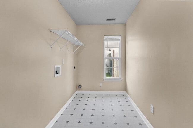 Building Photo - 1004 Cobblestone Blvd