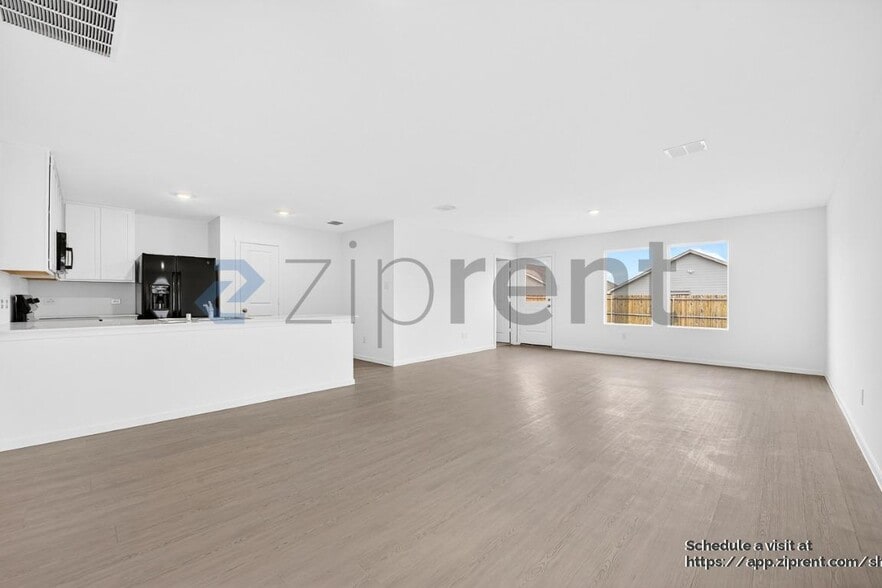 Building Photo - 6813 Haines Dr