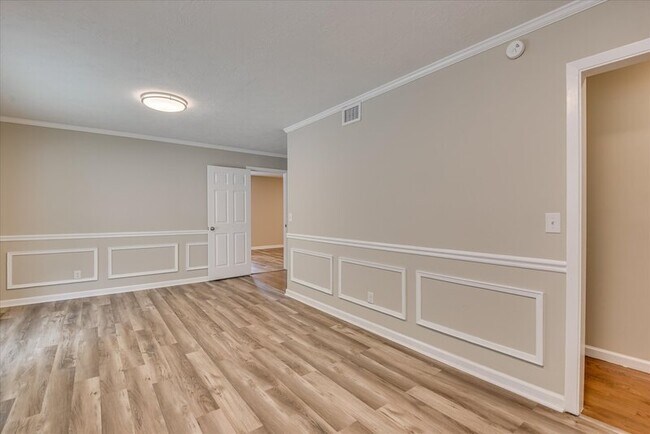 Building Photo - 3602 Kentwood Dr