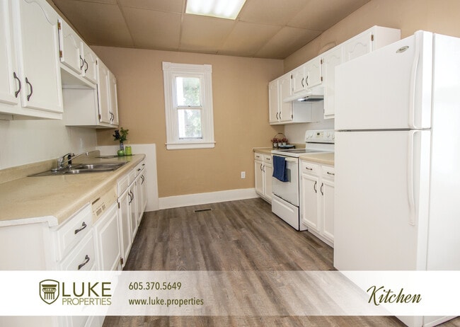 Building Photo - 203 S Summit Ave