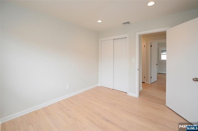 Building Photo - 43 Spruce Ave