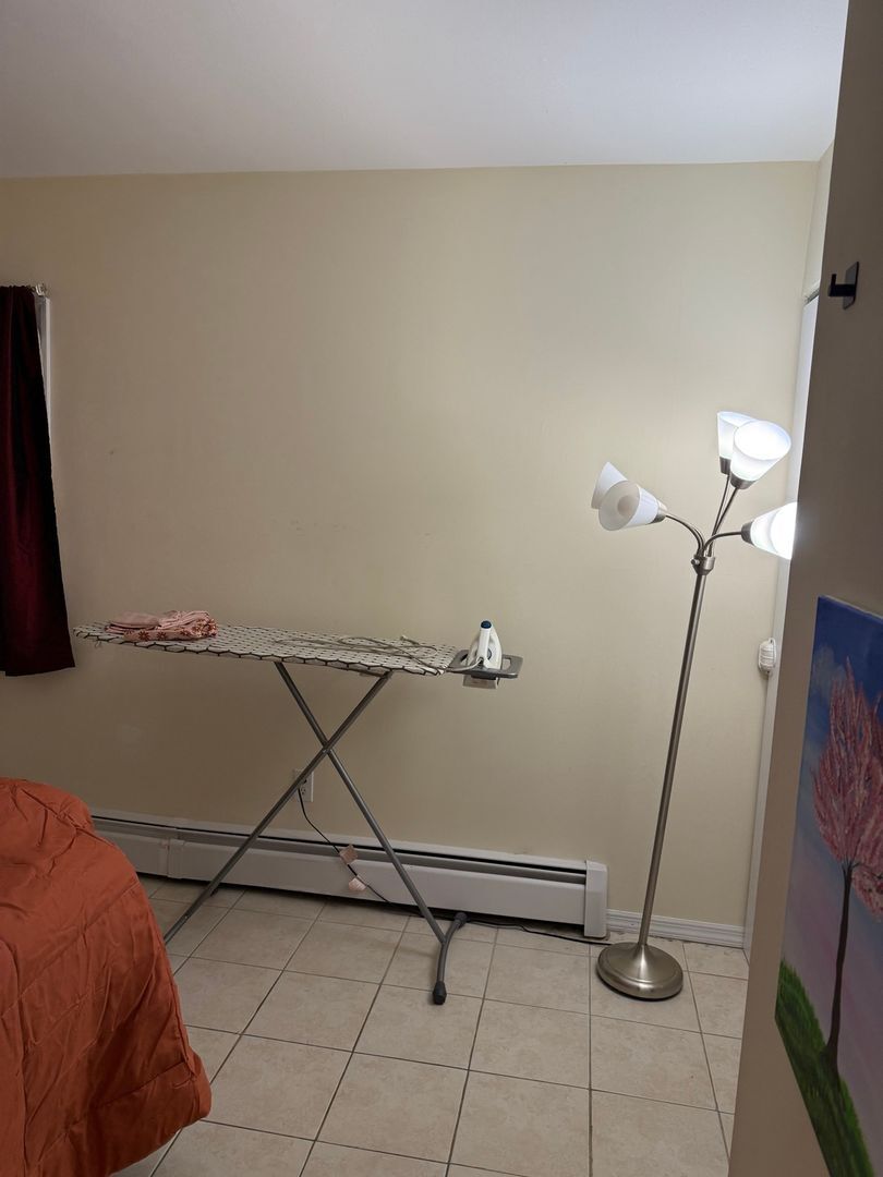 Building Photo - 1548 Islip Ave